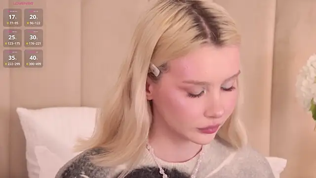 Snapshot of Nesolla chatting on 09-16-25, 07:26 Nesolla online show from 09-16-25, 07:26