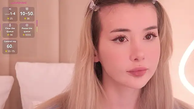 Snapshot of Nesolla chatting on 03-10-26, 11:20 Nesolla online show from 03-10-26, 11:20