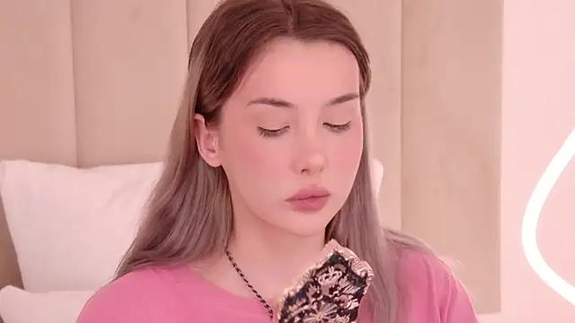 Snapshot of Nesolla chatting on 03-27-26, 08:26 Nesolla online show from 03-27-26, 08:26