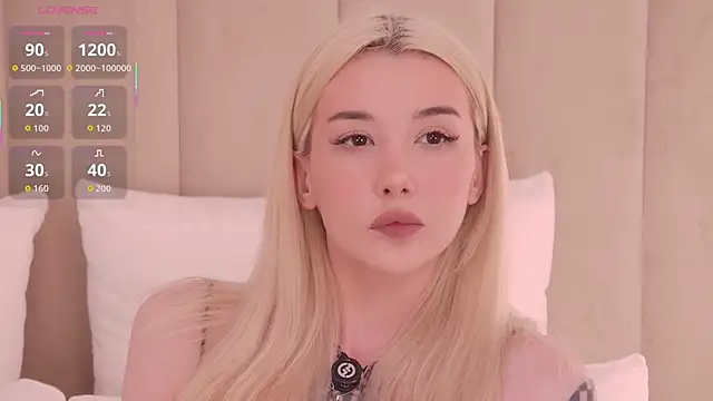 Snapshot of Nesolla chatting on 05-15-26, 03:32 Nesolla online show from 05-15-26, 03:32