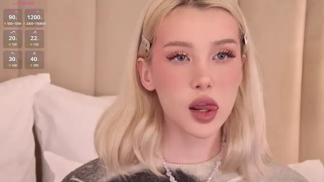 Snapshot of Nesolla chatting on 09-18-25, 07:28 Nesolla online show from 09-18-25, 07:28