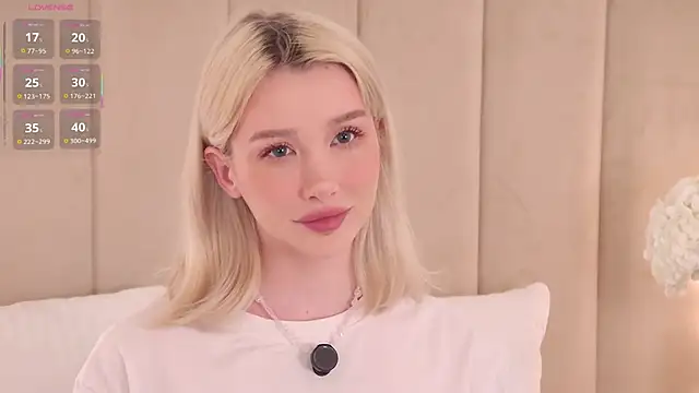 Snapshot of Nesolla chatting on 09-22-25, 07:53 Nesolla online show from 09-22-25, 07:53