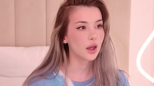 Snapshot of Nesolla chatting on 03-30-26, 09:11 Nesolla online show from 03-30-26, 09:11