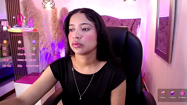 SophiaWalker 1 online show from 11-15-25, 11:47