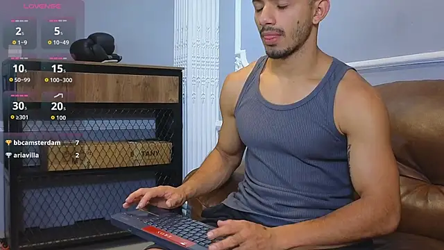 Snapshot of ArturoCardona_ chatting on 10-09-25, 12:17 ArturoCardona online show from 10-09-25, 12:17