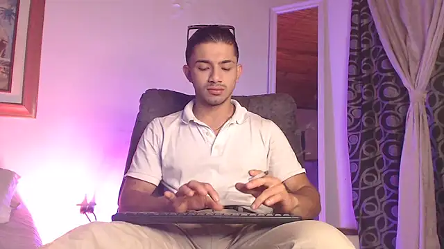 ArturoCardona  online show from 03-13-26, 12:04