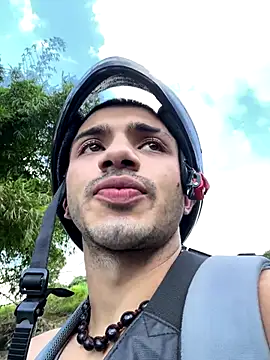Snapshot of ArturoCardona_ chatting on 10-14-25, 10:53 ArturoCardona online show from 10-14-25, 10:53