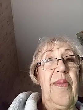 Anatolia5961 online show from 10-31-25, 04:20