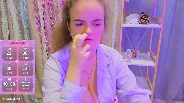 Luisa Rosee online show from 10-25-25, 07:47