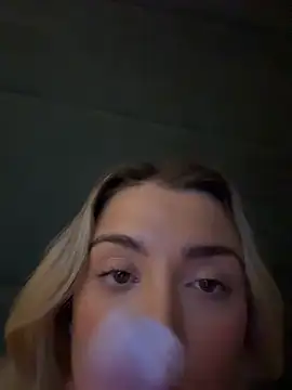 ellariverss online show from 09-17-25, 04:53