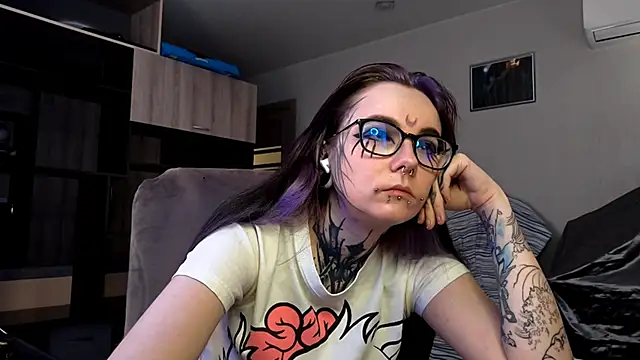 HighelikeGirl online show from 09-22-25, 08:09