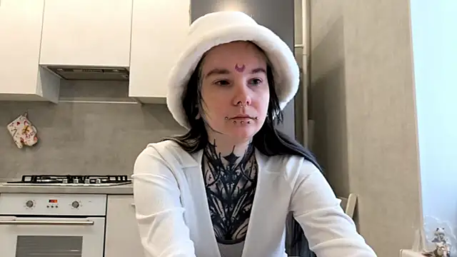 HighelikeGirl online show from 03-06-26, 06:19