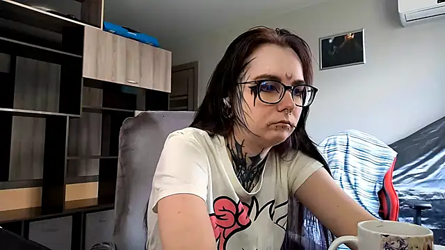 HighelikeGirl online show from 09-26-25, 07:26