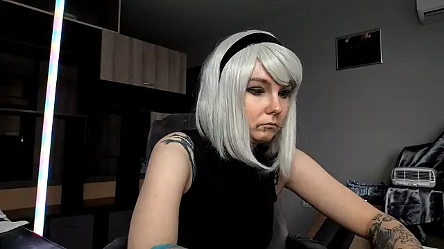 HighelikeGirl online show from 10-14-25, 11:55