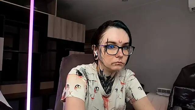 HighelikeGirl online show from 10-20-25, 08:37