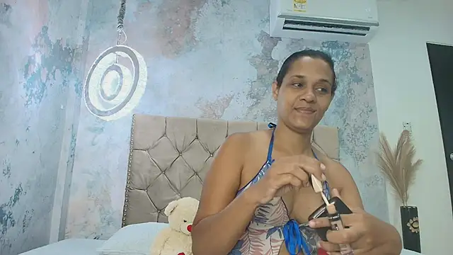 DarcyMooree online show from 10-08-25, 12:39