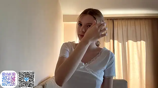 FruityXo online show from 09-24-25, 08:21