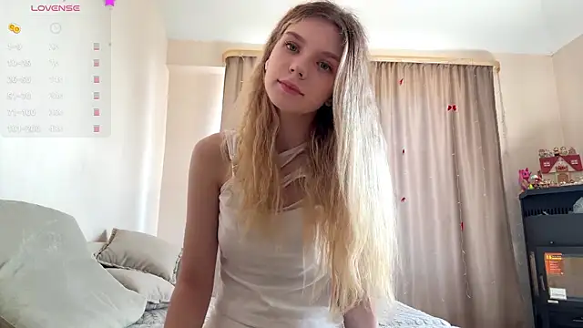 Snapshot of FruityXo chatting on 07-17-26, 11:40 FruityXo online show from 07-17-26, 11:40