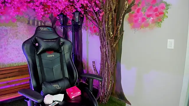 VenusBlazer online show from 11-30-25, 11:22