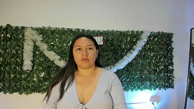 BellaRoux1 online show from 12-17-25, 11:59