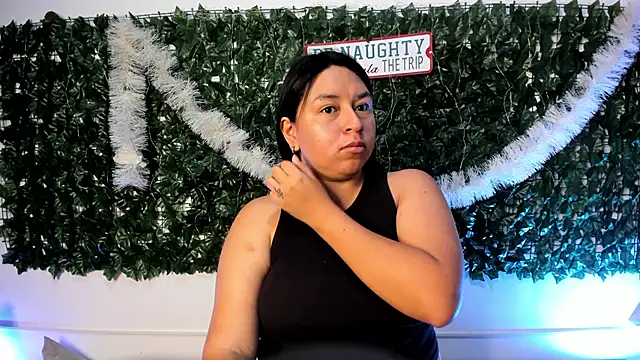 BellaRoux1 online show from 12-19-25, 12:18