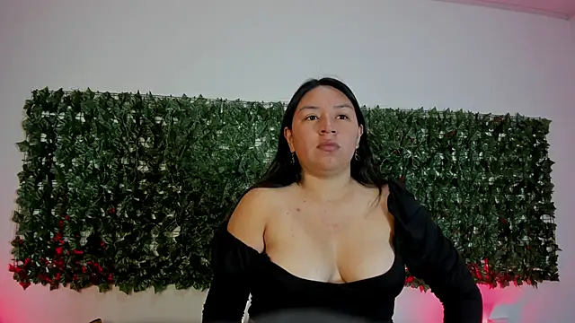 BellaRoux1 online show from 02-07-26, 12:13