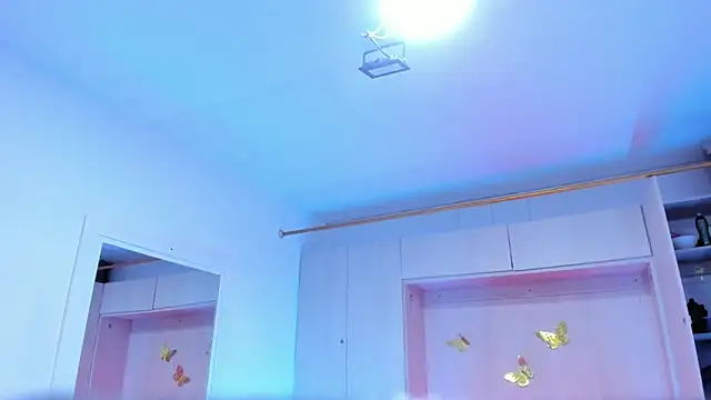 LilyWhitney online show from 05-08-26, 04:05