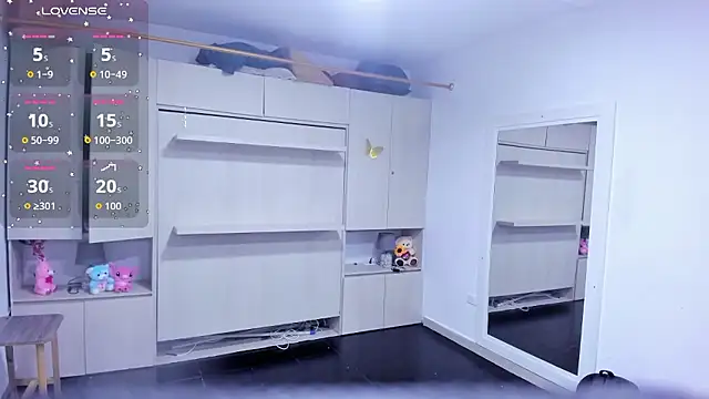 Snapshot of LilyWhitney chatting on 01-18-26, 04:05 LilyWhitney online show from 01-18-26, 04:05