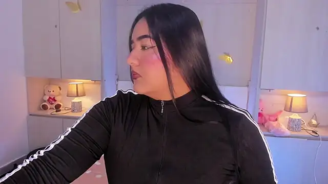 Snapshot of LilyWhitney chatting on 02-03-26, 04:10 LilyWhitney online show from 02-03-26, 04:10