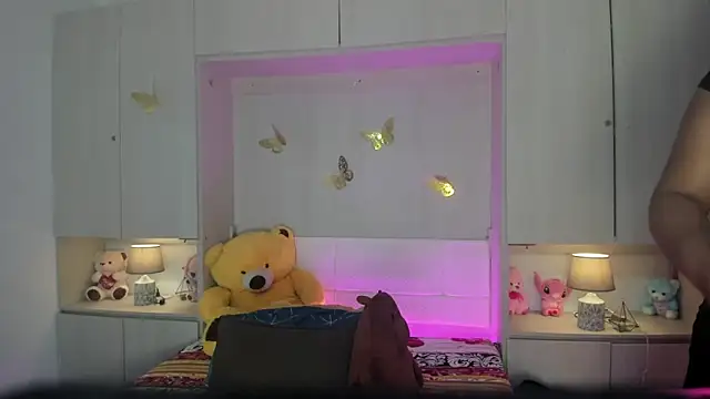 Snapshot of LilyWhitney chatting on 02-07-26, 04:09 LilyWhitney online show from 02-07-26, 04:09