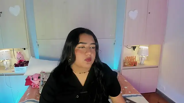 Snapshot of LilyWhitney chatting on 10-22-25, 03:50 LilyWhitney online show from 10-22-25, 03:50
