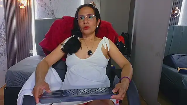 Vanessa 7  online show from 03-06-26, 12:05