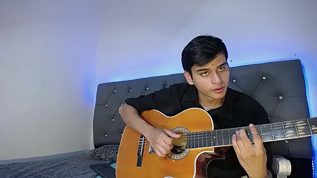 Charlie Cock  online show from 09-19-25, 05:00