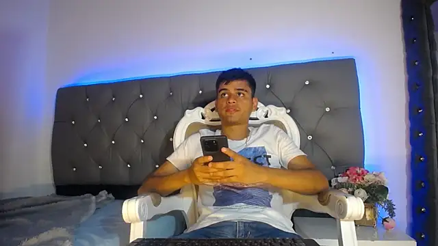 Charlie Cock  online show from 11-05-25, 04:04