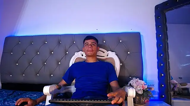 Charlie Cock  online show from 10-29-25, 04:33