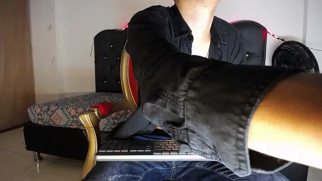 Charlie Cock  online show from 11-02-25, 04:06