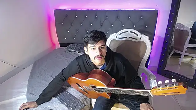 Charlie Cock  online show from 09-13-25, 04:01