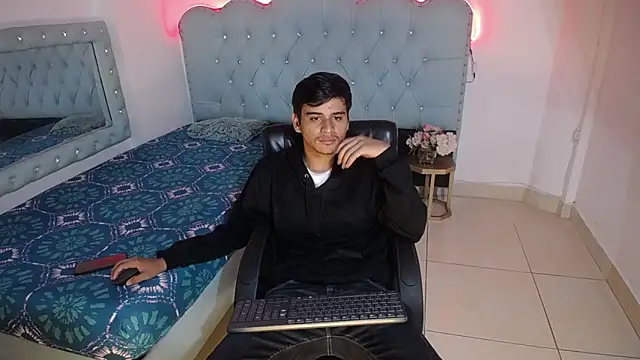 Charlie Cock  online show from 09-28-25, 04:30