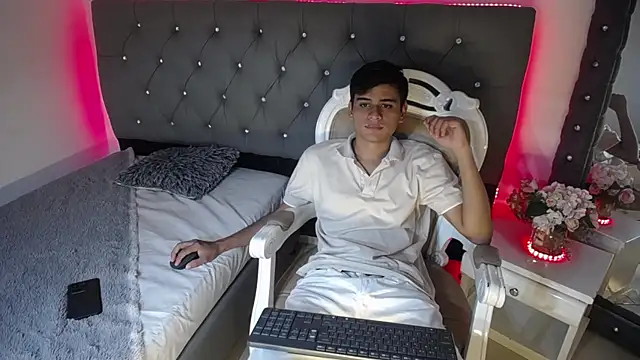 Charlie Cock  online show from 09-17-25, 04:03