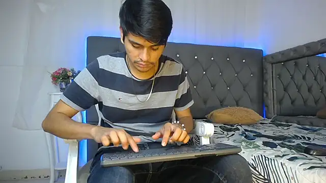 Charlie Cock  online show from 09-30-25, 04:51