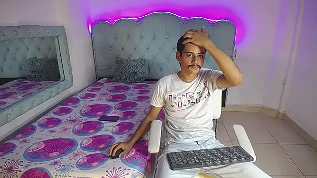 Charlie Cock  online show from 09-12-25, 04:34