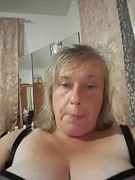 Snapshot of Catherine372311 chatting on 09-13-25, 07:36 Catherine372311 online show from 09-13-25, 07:36