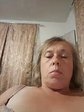 Snapshot of Catherine372311 chatting on 09-24-25, 07:20 Catherine372311 online show from 09-24-25, 07:20