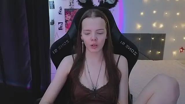 Snapshot of Luna_Navy chatting on 02-17-26, 07:16 Luna Navy online show from 02-17-26, 07:16