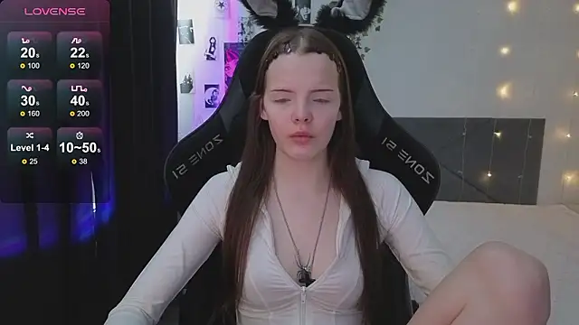 Snapshot of Luna_Navy chatting on 02-20-26, 06:59 Luna Navy online show from 02-20-26, 06:59