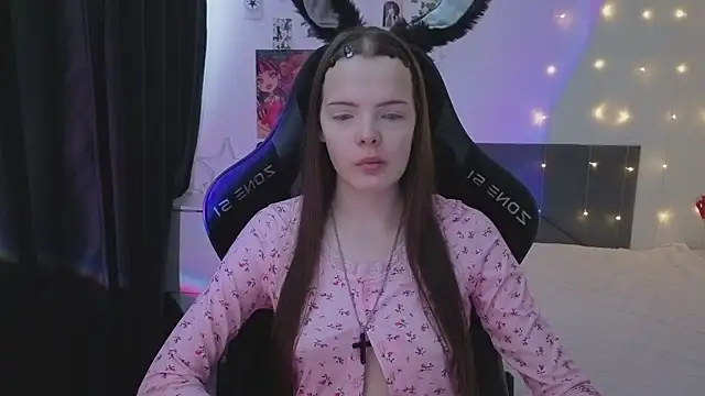 Snapshot of Luna_Navy chatting on 02-13-26, 07:08 Luna Navy online show from 02-13-26, 07:08