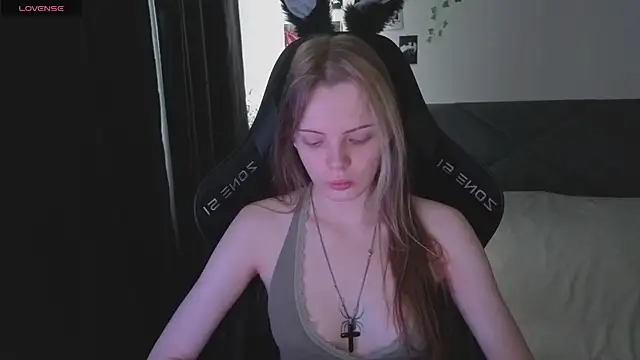 Luna Navy online show from 11-23-25, 08:24