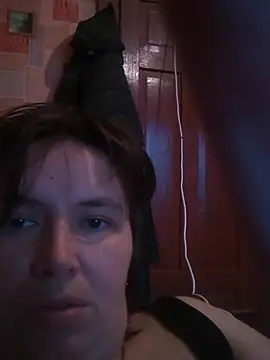 Romashka33011 online show from 11-04-25, 08:18