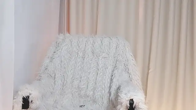 Vessi-babe online show from 12-14-25, 01:17