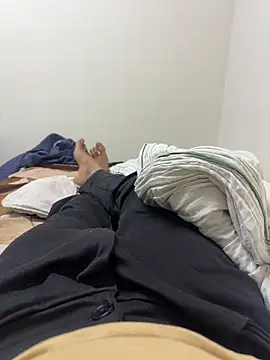 Snapshot of bigbulllaksh chatting on 10-14-25, 05:57 bigbulllaksh online show from 10-14-25, 05:57